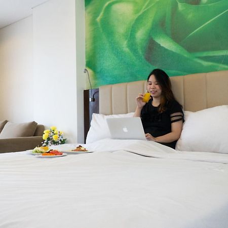 Primebiz Cikarang Hotell Exteriör bild