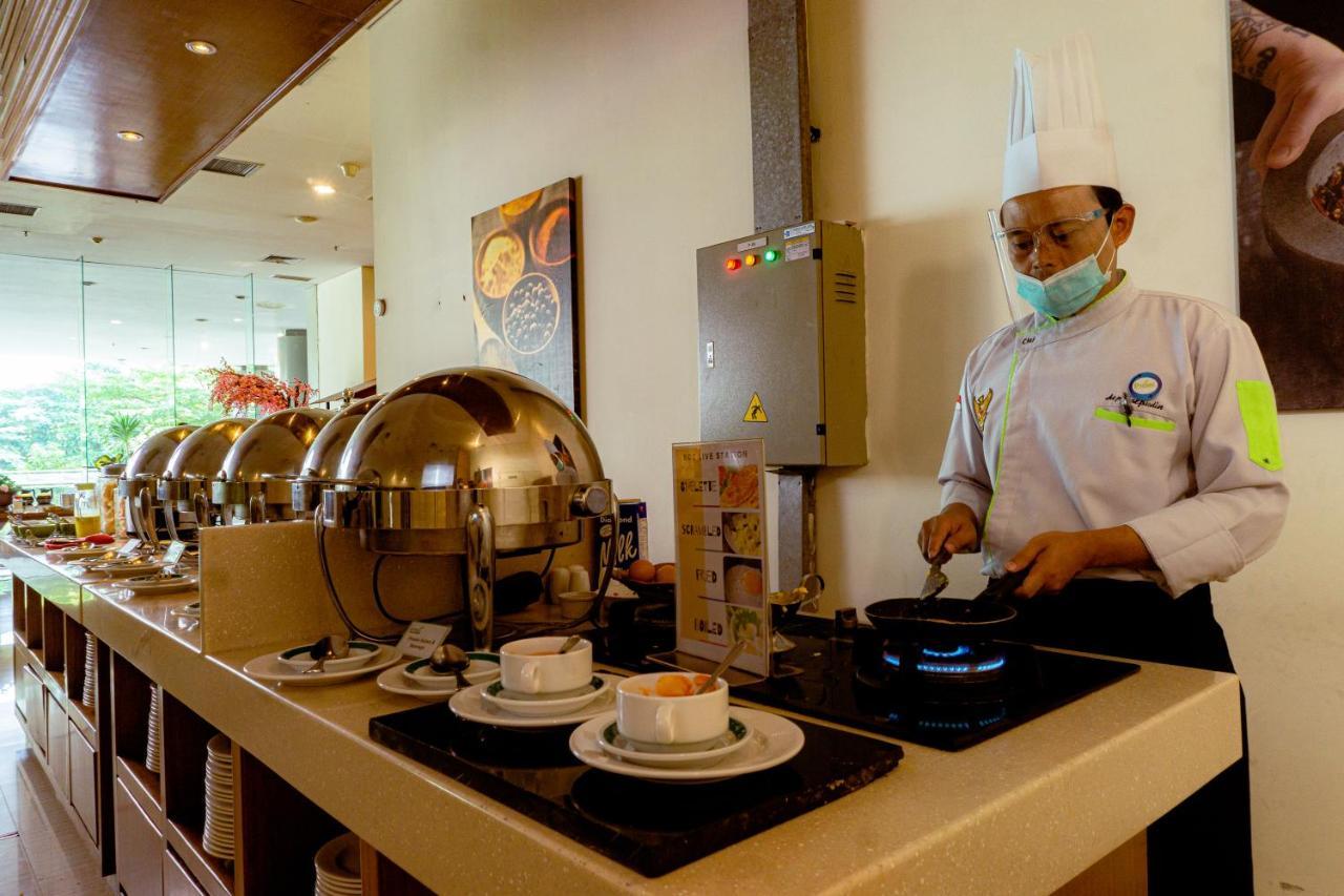 Primebiz Cikarang Hotell Exteriör bild