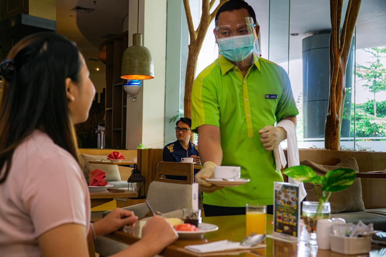 Primebiz Cikarang Hotell Exteriör bild