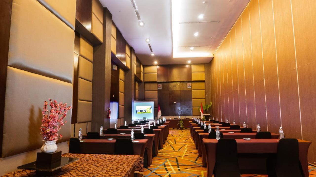 Primebiz Cikarang Hotell Exteriör bild