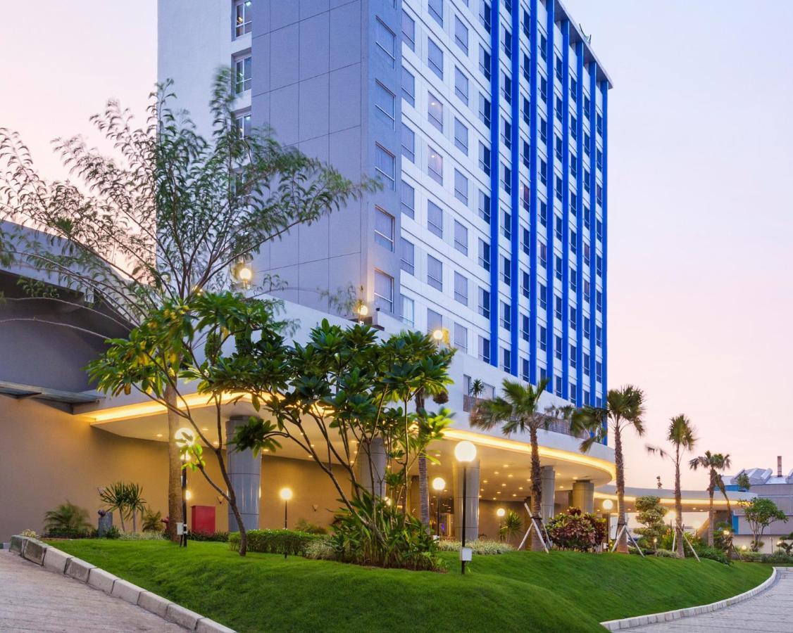 Primebiz Cikarang Hotell Exteriör bild